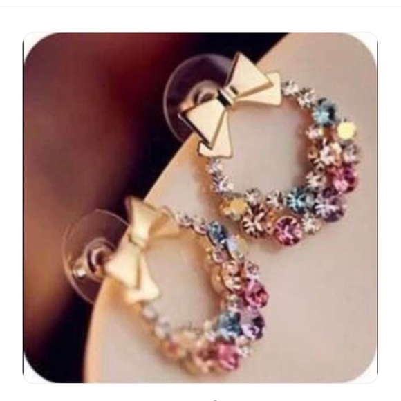 New Absolutely Beautiful Christmas Wreath Multi Colored Rhinestone Stud Earrings - Picture 3 of 5